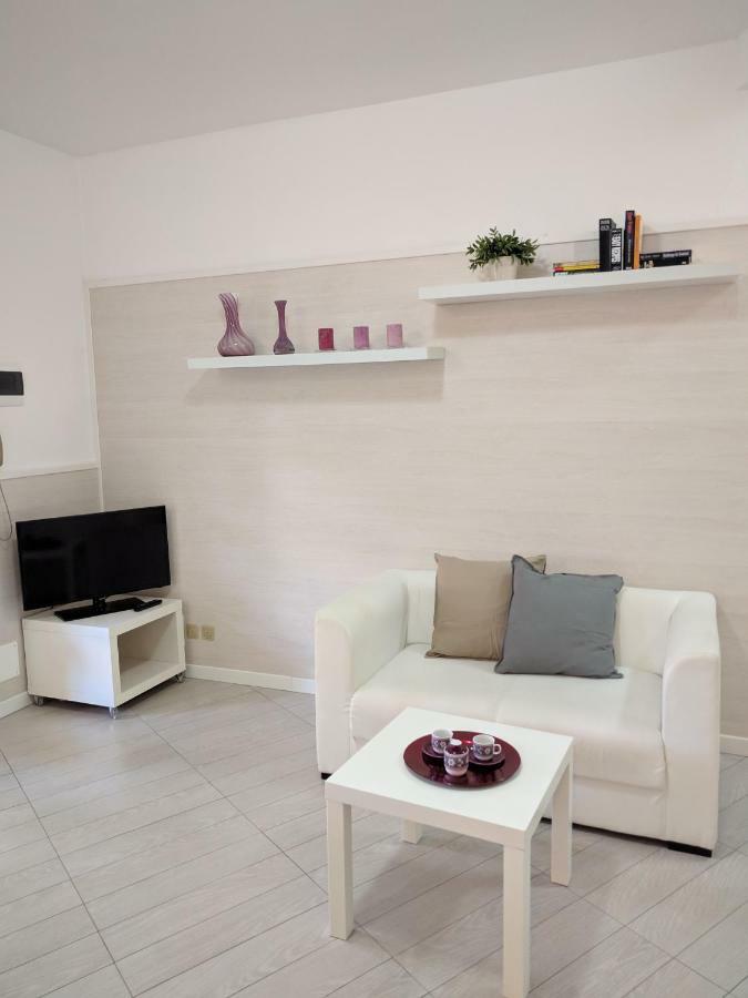 Gina'S Apartment Riva di Solto Dış mekan fotoğraf